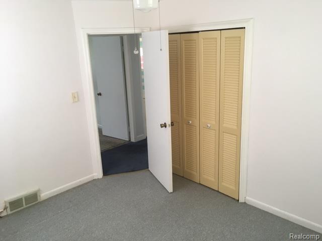 720 Mapleknoll Avenue, Madison Heights, MI 48071 — Photo 7