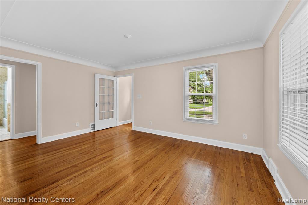 9924 Arden Street, Livonia, MI 48150 — Photo 8