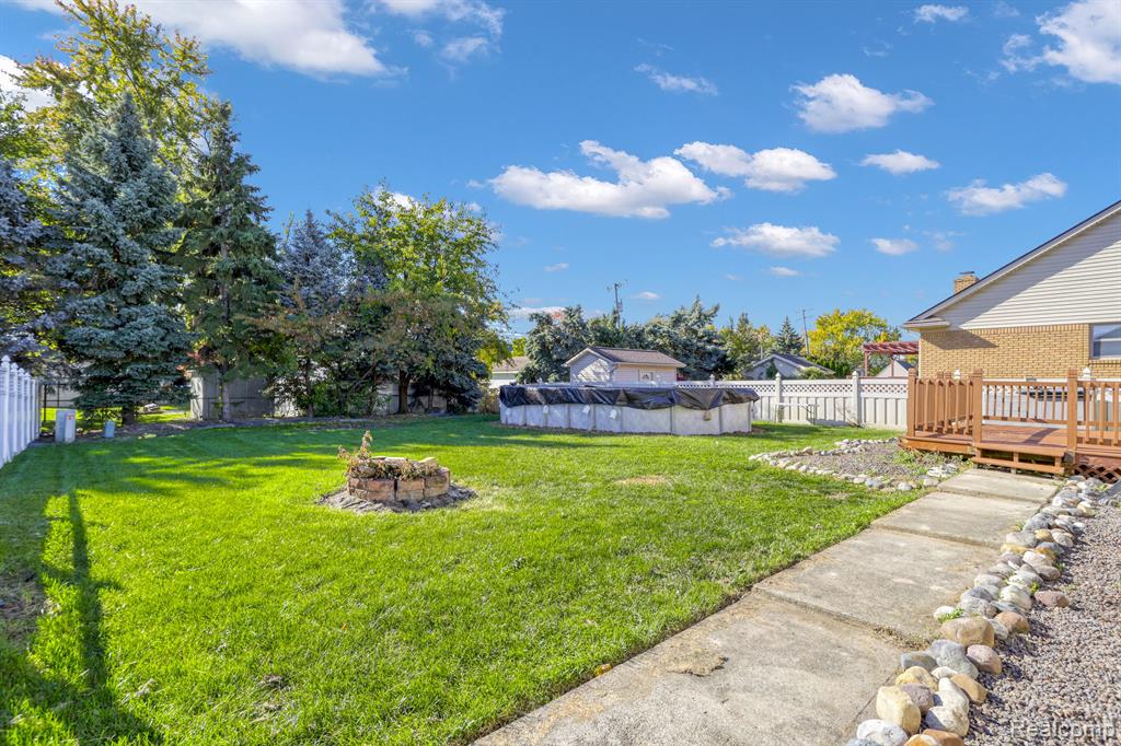 811 SAINT JOHNS Boulevard, Lincoln Park, MI 48146 — Photo 29