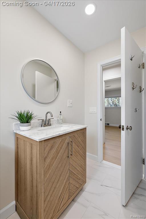 (Main Floor) Full Bathroom 1 (Tub/Shower Combo)