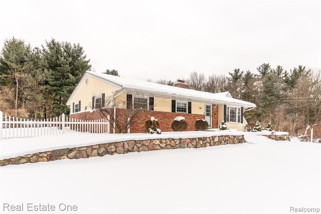 10120 Hyne Road, Brighton, MI 48114 — Photo 3