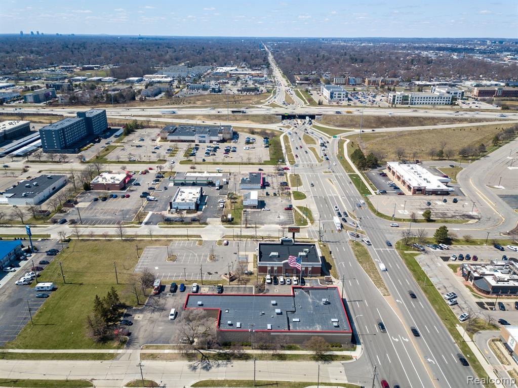 451 W 14 MILE Road, Madison Heights, MI 48071 — Photo 20