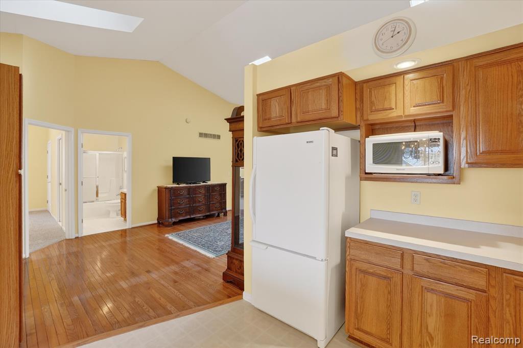 174 Addison Circle, 19, Fowlerville, MI 48836 — Photo 10