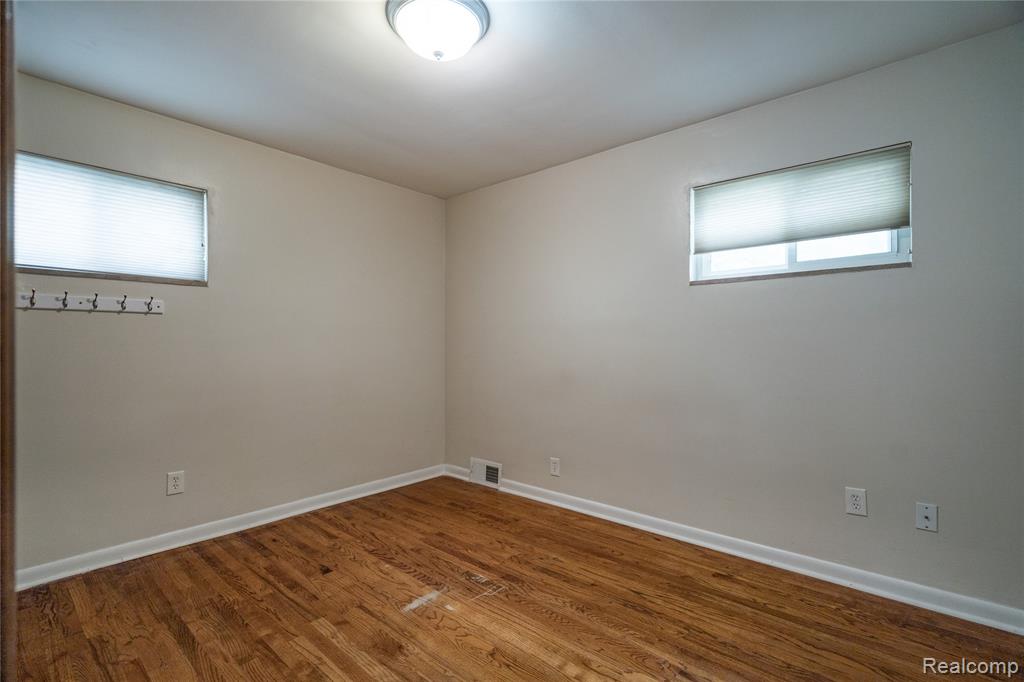 581 2nd Avenue, Pontiac, MI 48340 — Photo 11