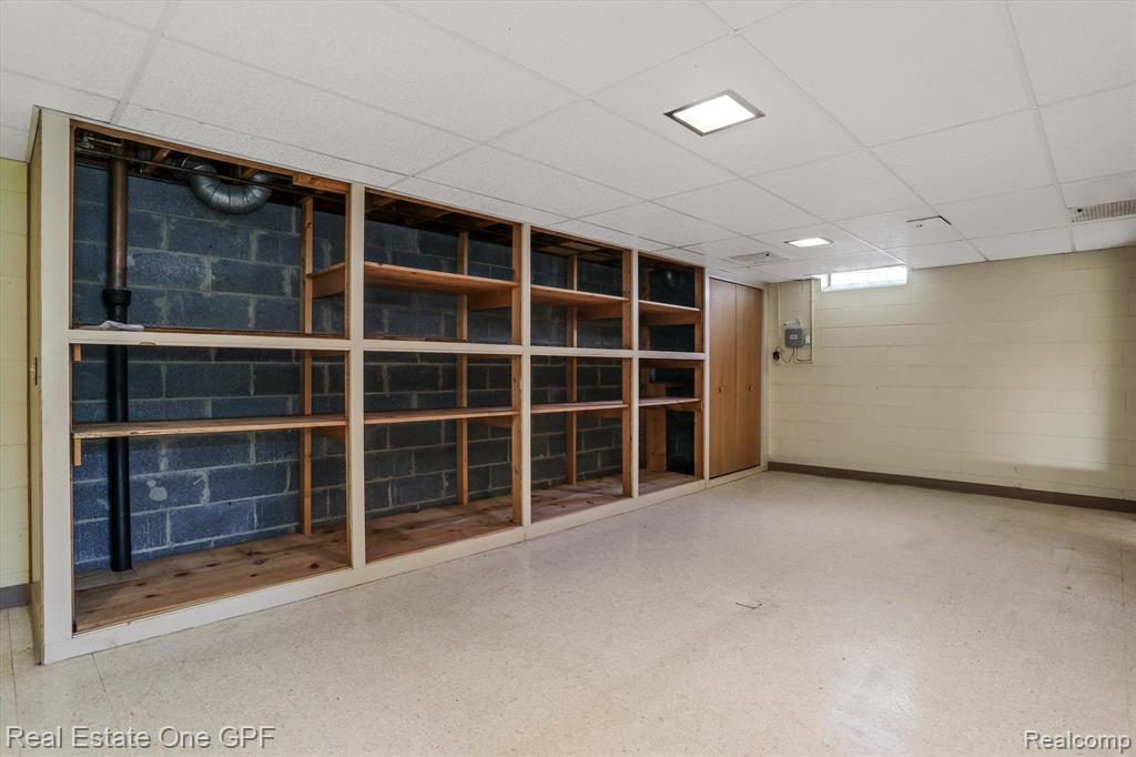 724 S ROSEDALE, Grosse Pointe Woods, MI 48236 — Photo 26