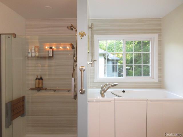 11356 Tall Shadows Court, Pinckney, MI 48169 — Photo 24