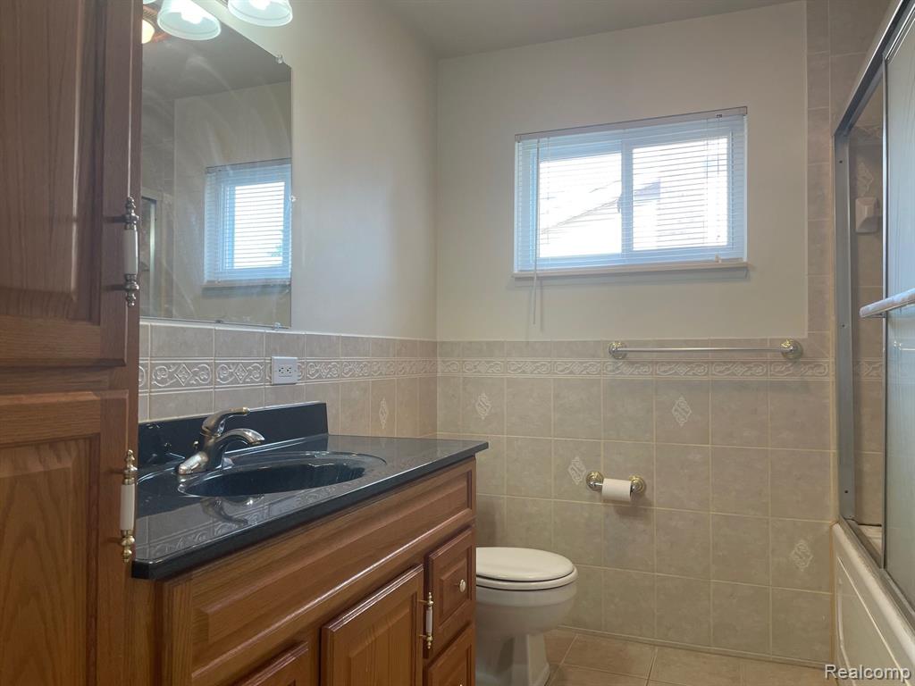 45299 INDIAN CREEK Drive, Canton, MI 48187 — Photo 16