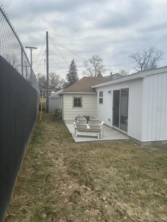 407 LIVINGSTON Street, Howell, MI 48843 — Photo 4