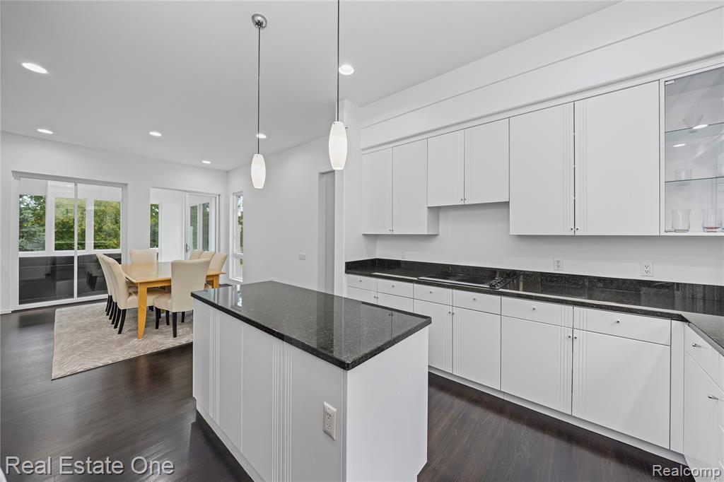 6570 Alden Drive, West Bloomfield, MI 48324 — Photo 14