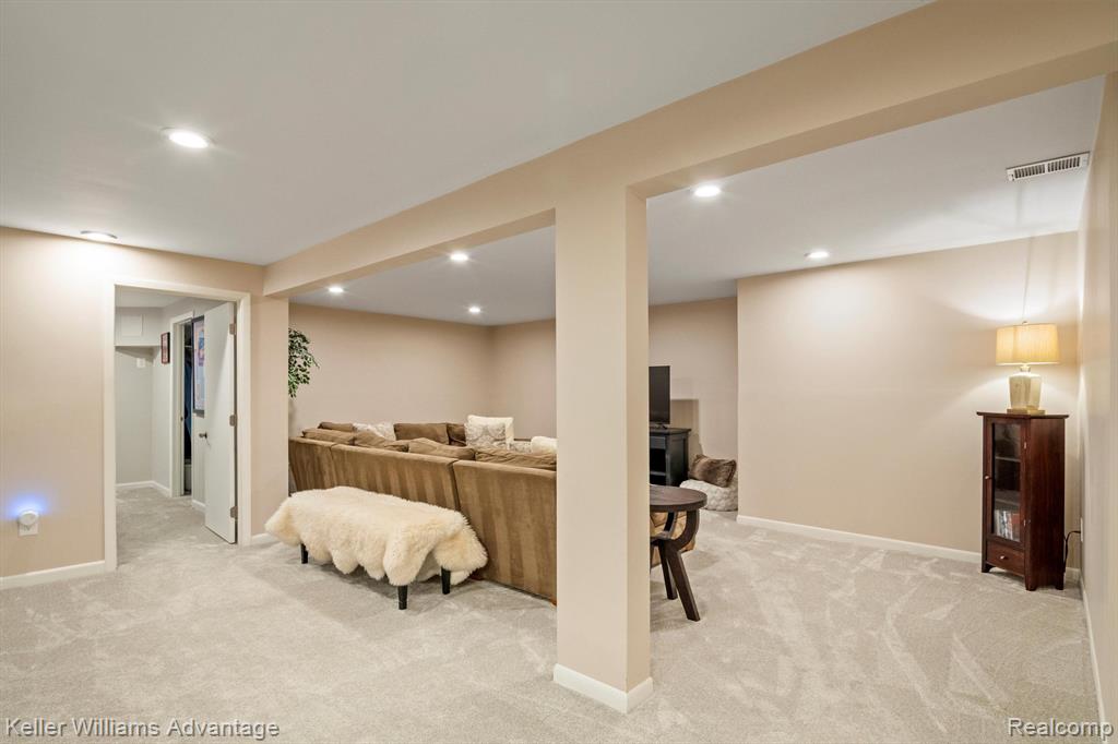 4081 PINESTEAD Drive, Commerce Twp, MI 48390 — Photo 17