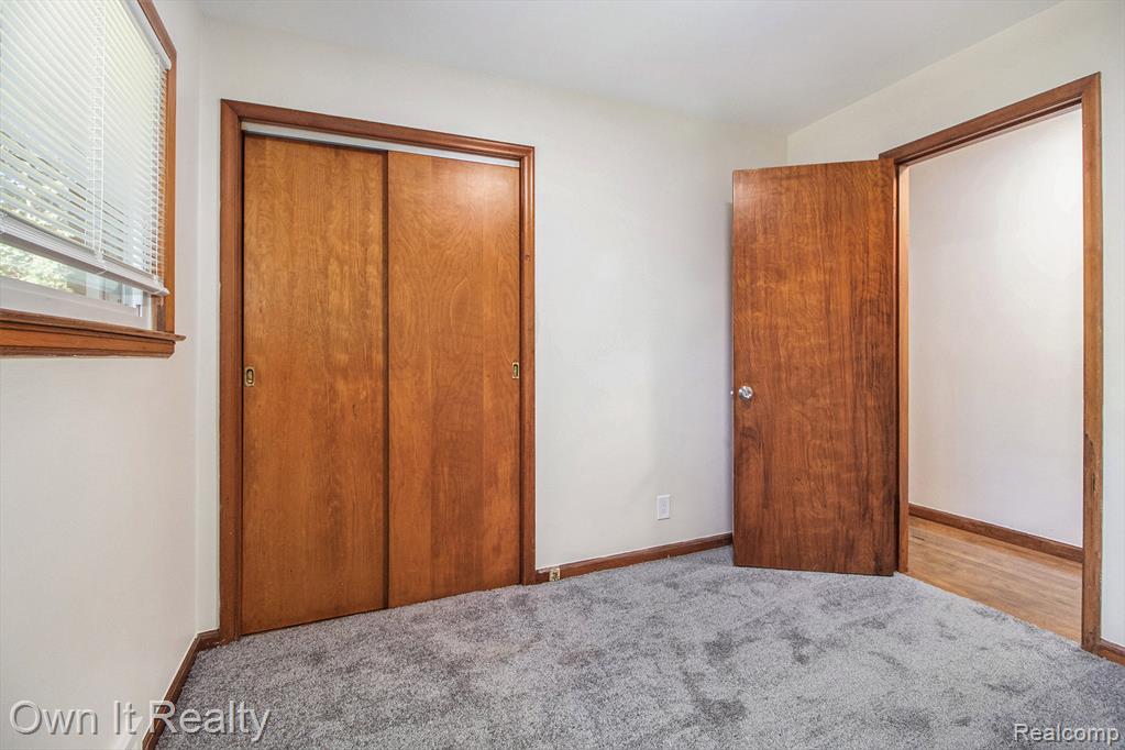 27619 California Drive SW, Southfield, MI 48076 — Photo 17