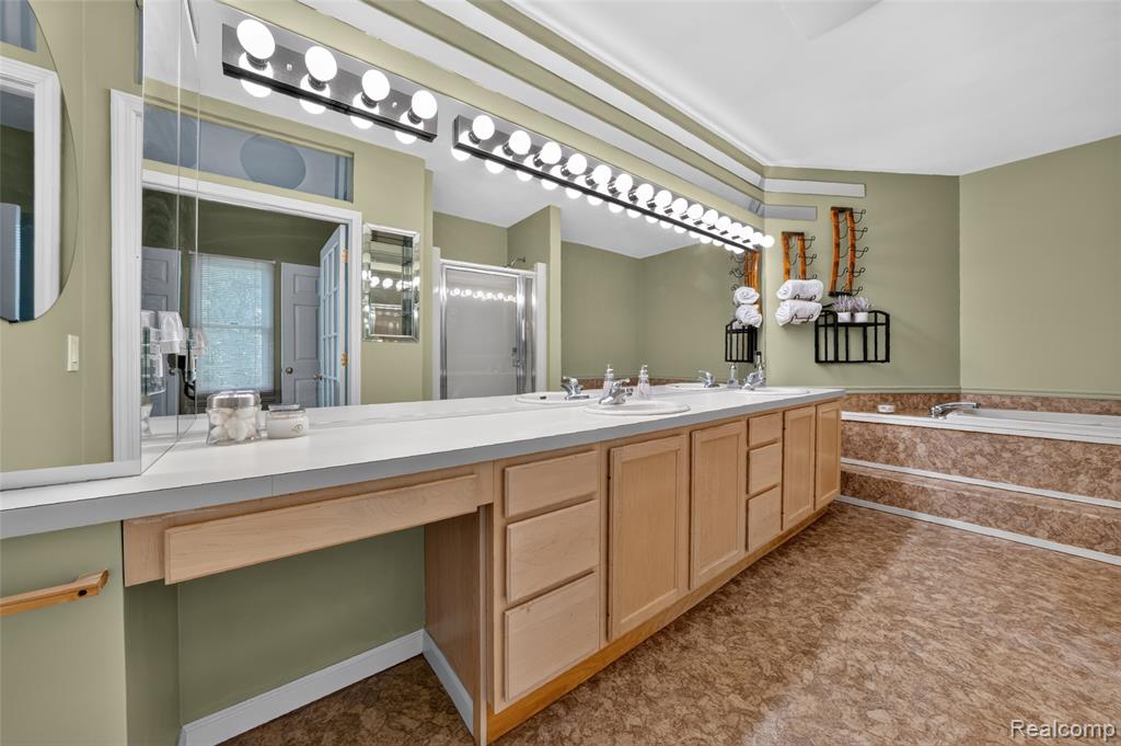 5370 Whipple Lake Road, Clarkston, MI 48348 — Photo 17