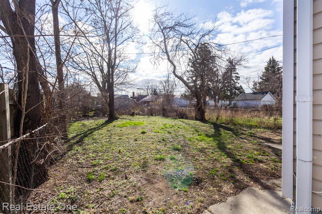 18666 Carrie Street, Detroit, MI 48234 — Photo 32