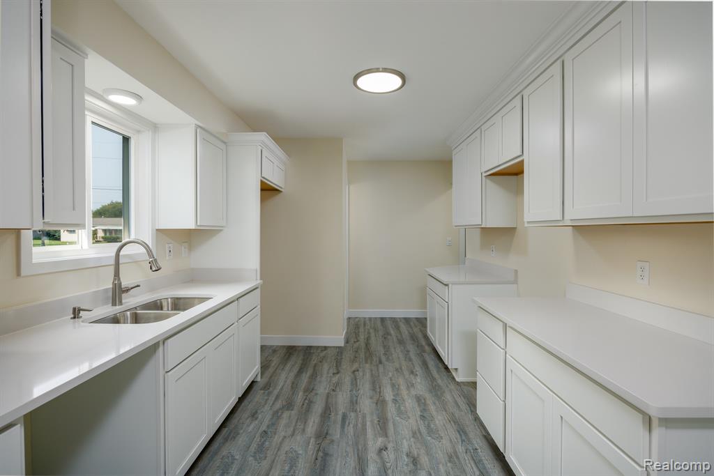 6298 Nightingale Drive, Flint, MI 48506 — Photo 6