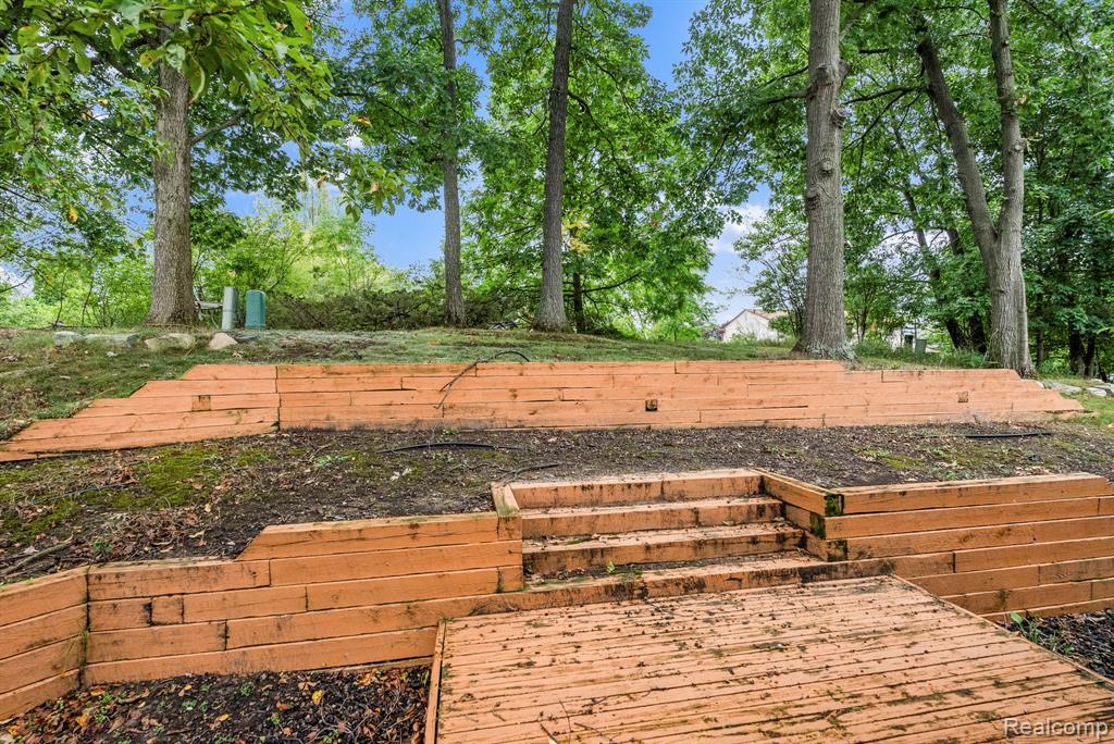5322 Pond Bluff Drive, West Bloomfield, MI 48323 — Photo 11