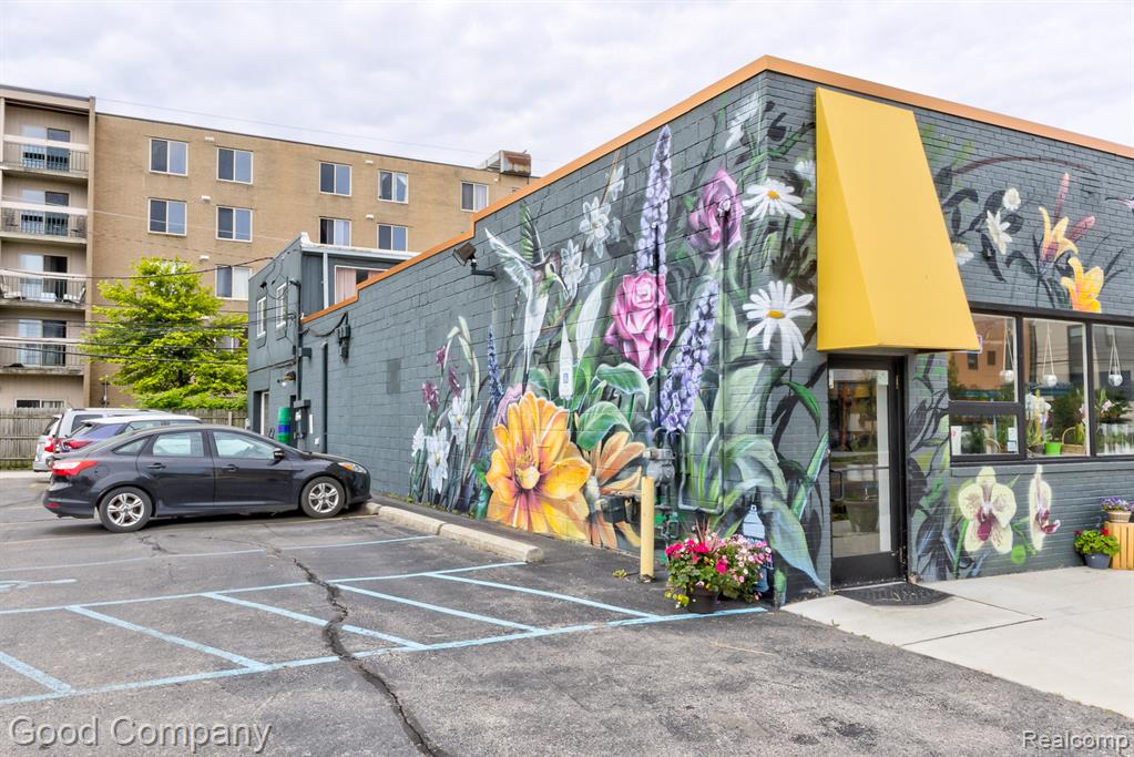 522 E 9 Mile Road, Ferndale, MI 48220 — front exterior