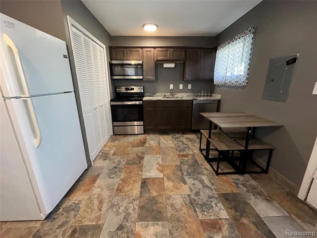 5877 William Street, Taylor, MI 48180 — Photo 8