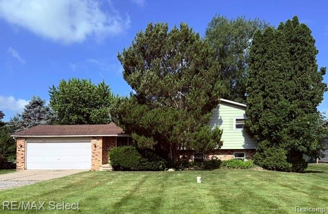 7066 Sharp Road, Swartz Creek, MI 48473 — front exterior