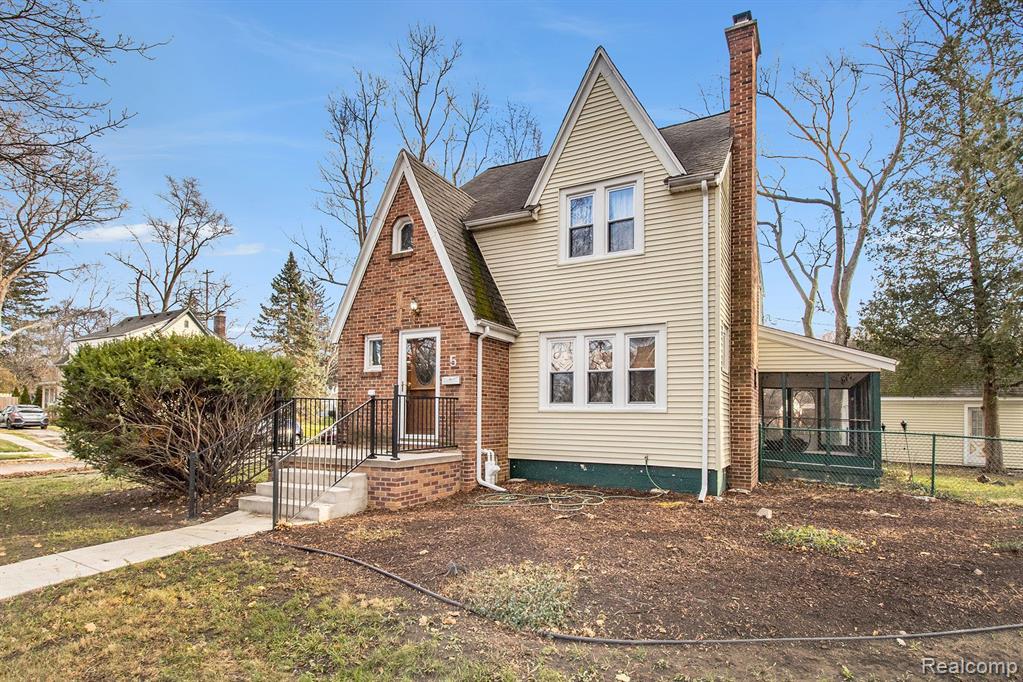 5 WENONAH Drive, Pontiac, MI 48341 — Photo 2