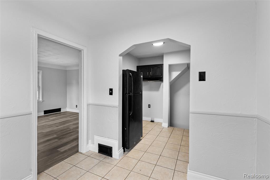 929 White Avenue, Lincoln Park, MI 48146 — Photo 9