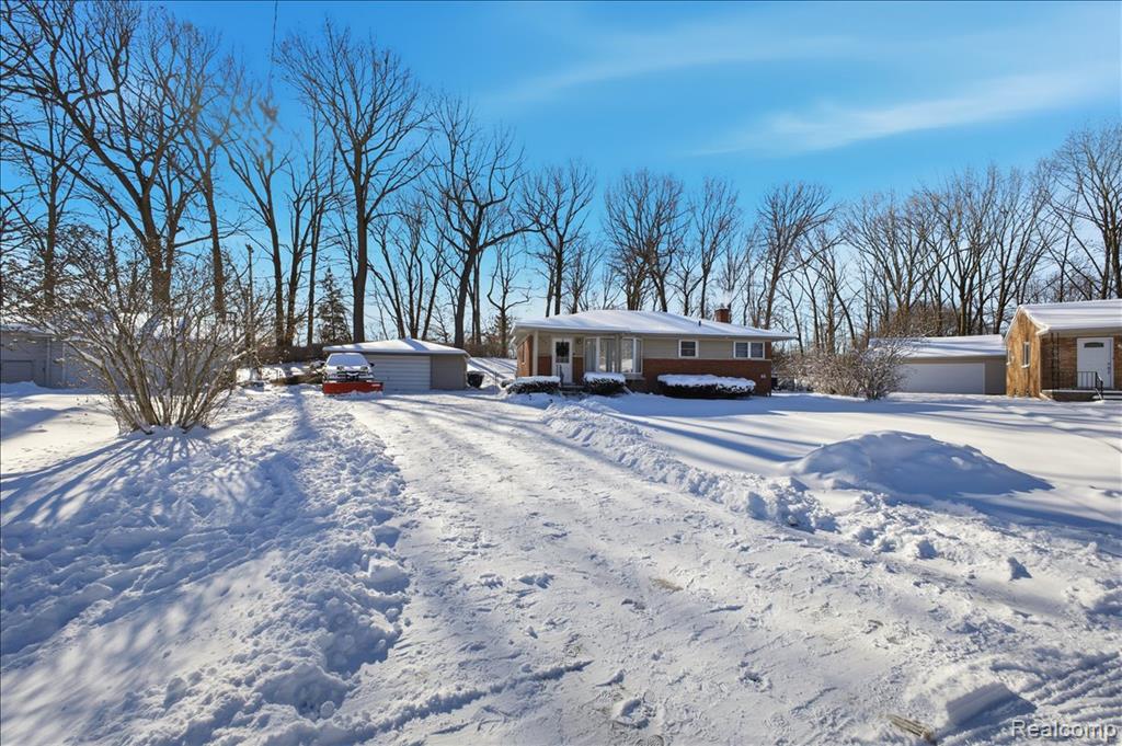 523 Tilmor Drive, Waterford, MI 48328 — Photo 3