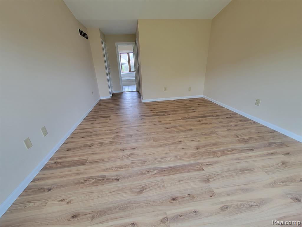 4640 SINGH Drive, Sterling Heights, MI 48310 — Photo 15