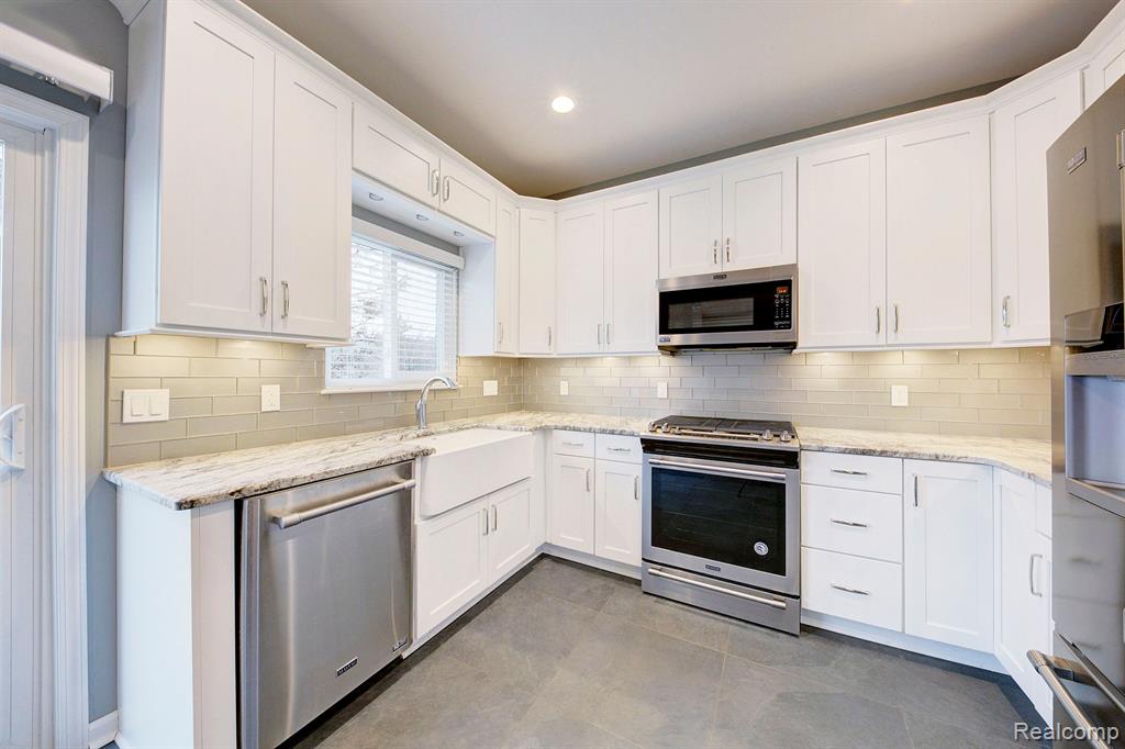 443 CONCORD Drive, Canton, MI 48188 — Photo 6