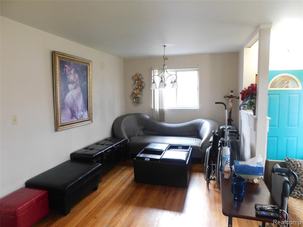 8263 Linda Street, Warren, MI 48093 — Photo 9
