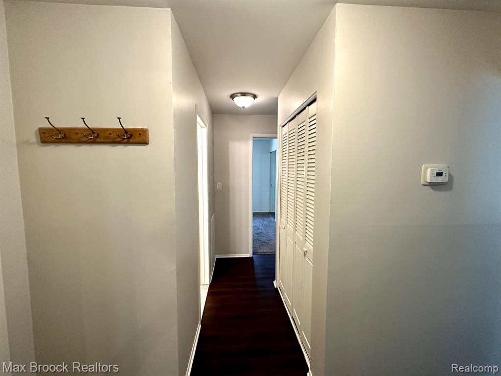 740 E FOX HILLS Drive, Bloomfield Hills, MI 48304 — Photo 19