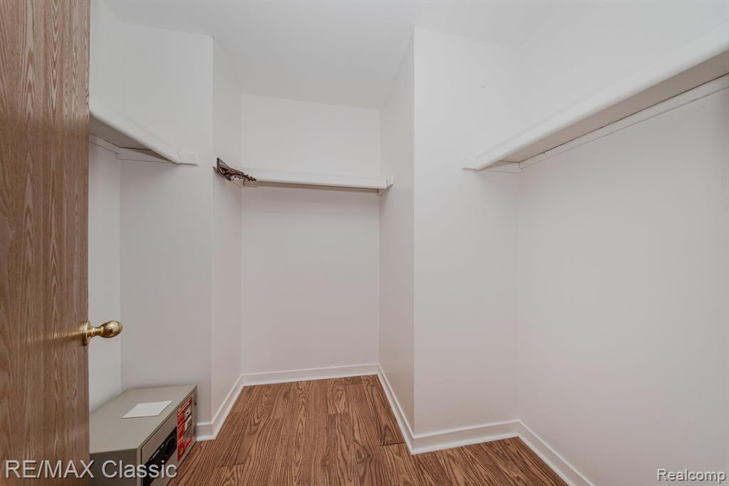 514 WINWOOD Circle, Walled Lake, MI 48390 — Photo 20