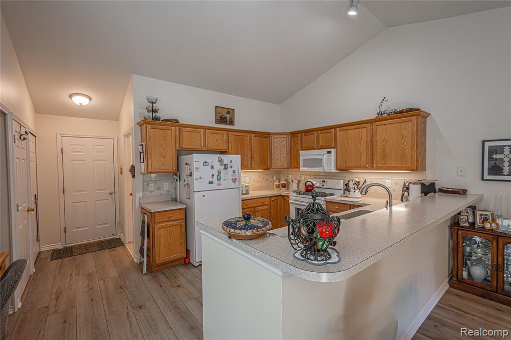 582 Snowbird Circle E Circle E, St. Clair, MI 48079 — Photo 10