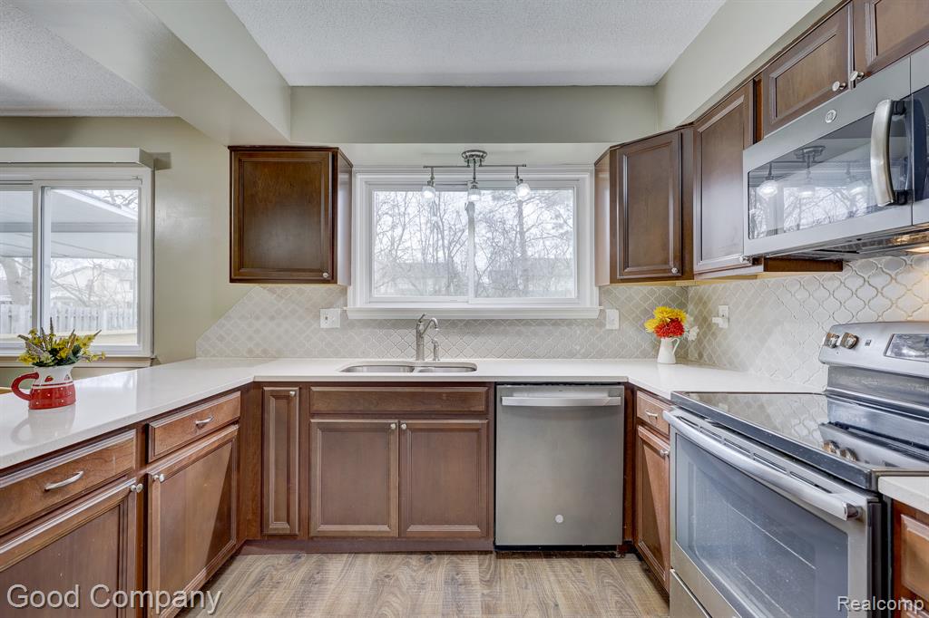 42293 Saltz Road, Canton, MI 48187 — Photo 13