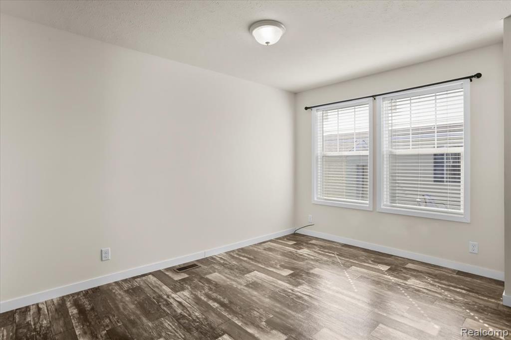 57572 Miller Court, Lenox, MI 48048 — Photo 8