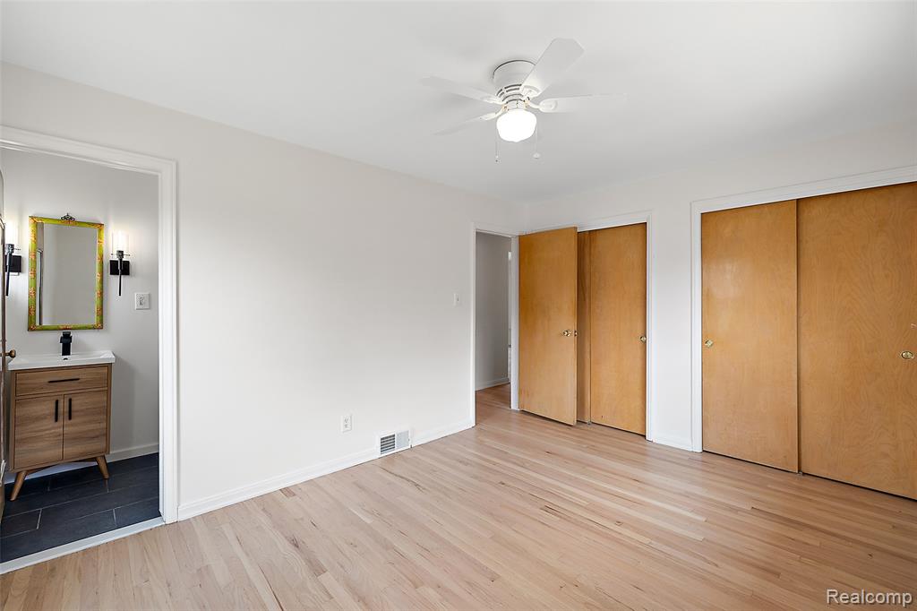 13321 Burton Street, Oak Park, MI 48237 — Photo 9