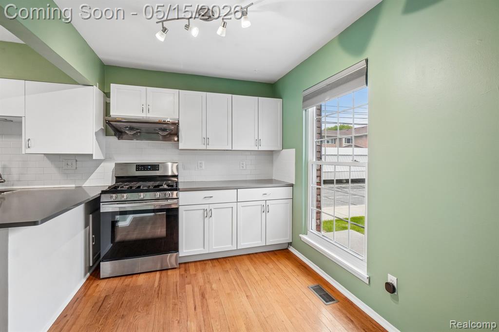 44 Stratford Lane, Rochester Hills, MI 48309 — Photo 9