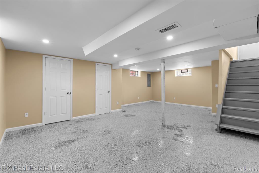 23290 Rosalind Avenue, Eastpointe, MI 48021 — Photo 21