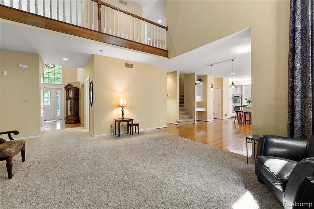53629 WAYBURN Court, Utica, MI 48315 — Photo 8
