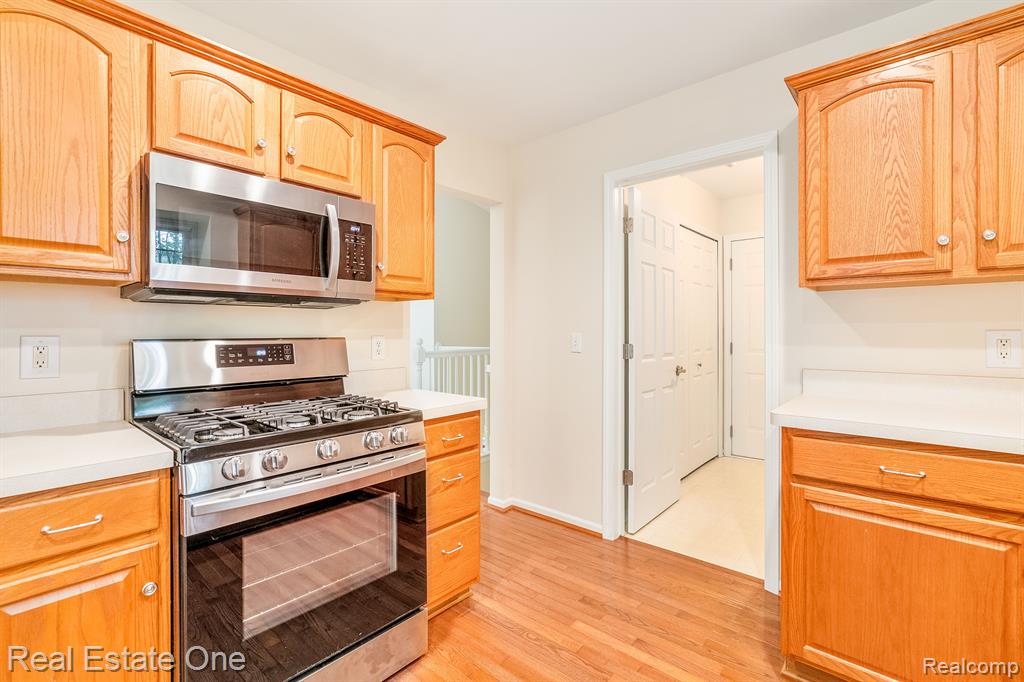41498 HAGGERTY WOODS Court, #8, Canton, MI 48187 — Photo 18