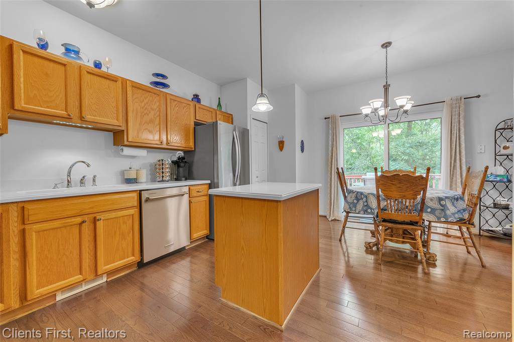 530 CONCORD Drive, Canton, MI 48188 — Photo 11