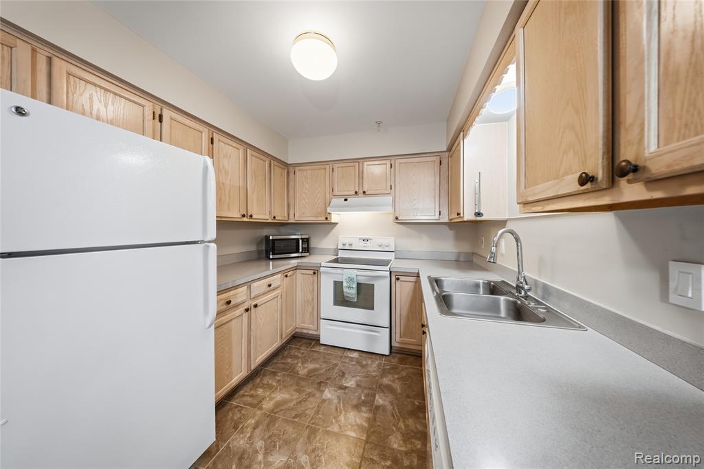 10177 Nancys Boulevard, 86, Grosse Ile, MI 48138 — Photo 11