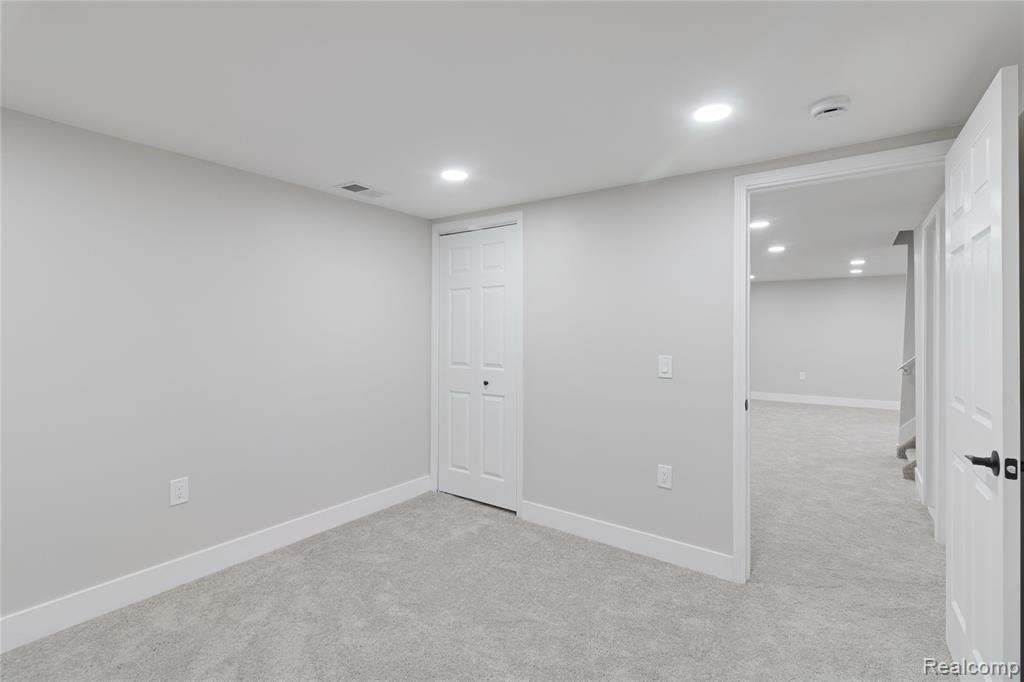 23643 N Rockledge, Novi, MI — Photo 24