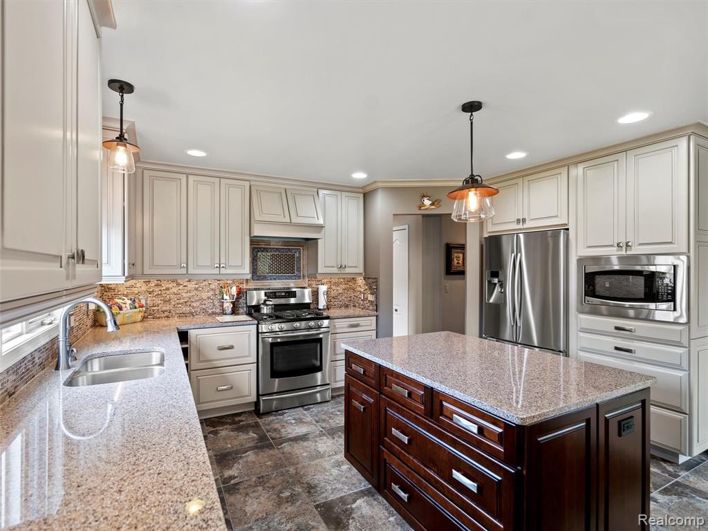47215 Robins Nest Drive, Utica, MI 48315 — Photo 25