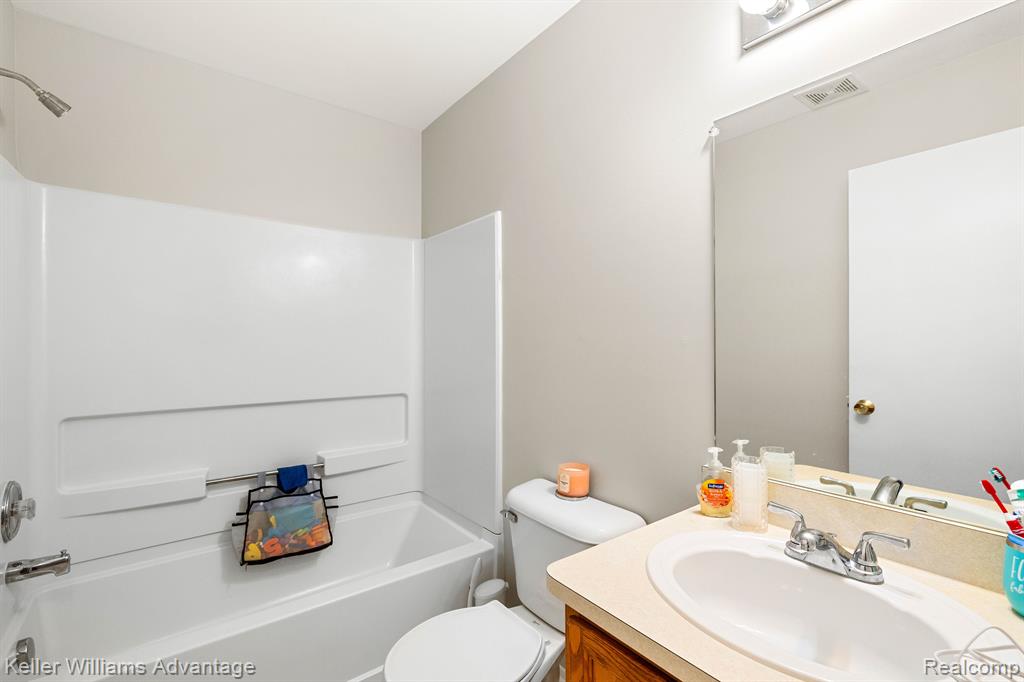 23344 GRAYSON Drive, Southfield, MI 48075 — Photo 11