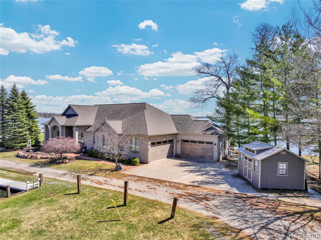 130 Whites Court, Houghton Lake, MI, 48629