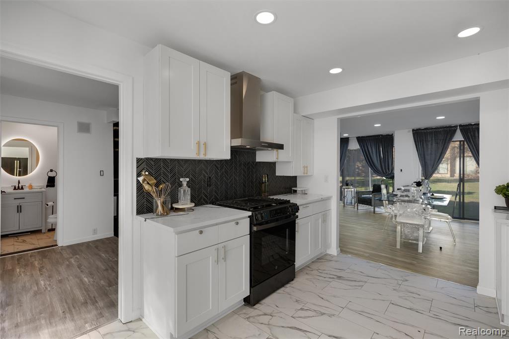 7406 Pebble pt, West Bloomfield, MI — Photo 16