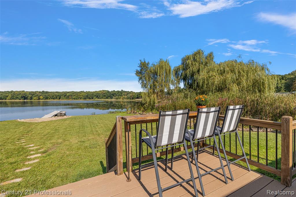 2679 Lakeview Drive, Ortonville, MI 48462 — Photo 10