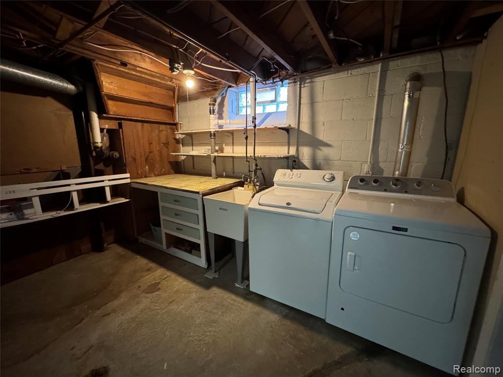 443 E Southlawn Boulevard, Birmingham, MI 48009 — Photo 13