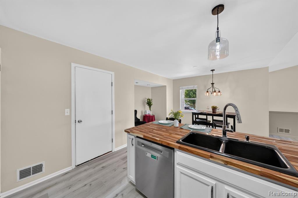 2011 Murray Street, Grand Blanc, MI 48439 — Photo 17