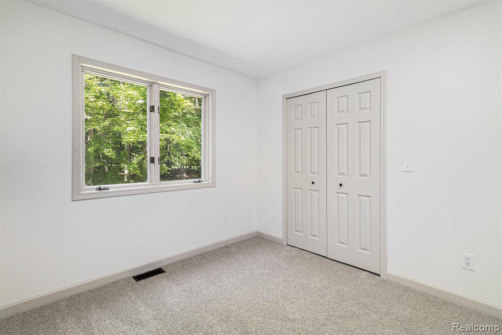 1207 Sugarbush Drive, Lapeer, MI 48446 — Photo 18