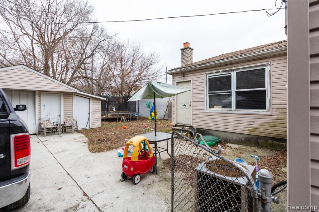 1060 Capitol Avenue, Lincoln Park, MI 48146 — Photo 26